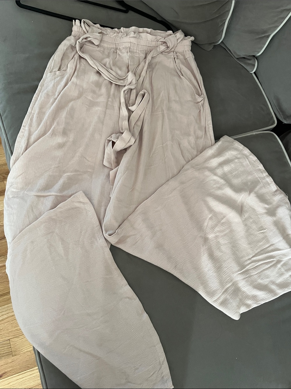 Closette Chiffon Tie-Waist Pants in Pale Mauve